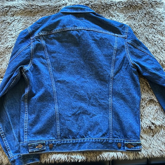 LEVIS Men’s trucker jacket in deep blue. Size 44L. EUC! - Picture 9 of 13